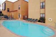 Hồ bơi Pan American Inn and Suites Albuquerque (ex Quality Inn and Suites Albuquerque PanAmerican Fwy)