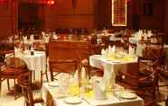 Restoran 7 Country Club Hotel Bur Dubai