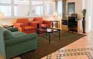 Common Space 3 Days Inn & Suites by Wyndham Arlington Heights
