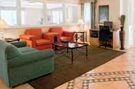 Common Space Days Inn & Suites by Wyndham Arlington Heights