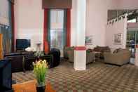 Lobby Comfort Inn & Suites Sarasota I75 (ex. La Quinta Inn and Suites by Wyndham Sarasota I75)