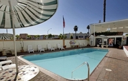 Kolam Renang 7 Americas Best Value Inn San Diego Loma Lodge (ex Americas Best Value Inn Loma Lodge Motel)