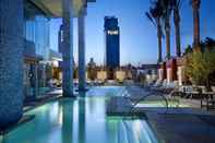 Swimming Pool Palms Place and Spa at The Palms Hotel and Casino