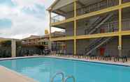 Swimming Pool 5 Super 8 By Wyndham Metairie