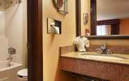 In-room Bathroom 7 The Milton Hotel Hershey