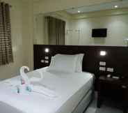 Bedroom 5 Budget Room Boracay Island Hostel