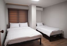 Others 6 Hostel Gaon