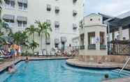 Swimming Pool 2 La Concha Hotel and Spa (former Crowne Plaza)