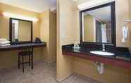 In-room Bathroom 3 Clarion Hotel Convention Center Minot (ex Holiday Inn Minot Riverside)