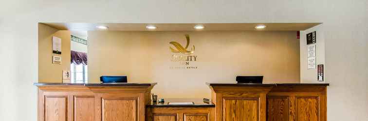 Lobby Quality Inn Summersville