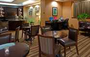 Bar, Kafe, dan Lounge 3 Armoni Inn and Suites