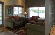 Others 4 Econo Lodge Inn and Suites Shepherd Of The Hills Expy (ex. Quality Inn)