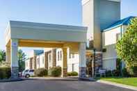 Exterior Quality Inn Clarksville