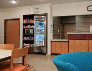 Lobby 2 SureStay Plus Hotel by Best Western Minot