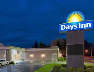 Exterior 2 Days Inn Batavia