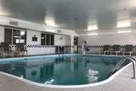 Swimming Pool Quality Inn & Suites Springfield Southwest near I-72