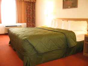 Bedroom 4 Quality Inn & Suites Wilsonville OR