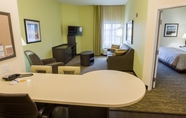 Phòng ngủ 6 Sonesta Simply Suites Kansas City Overland Park (ex Candlewood Suites Kansas City Overland Park)