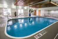Swimming Pool Comfort Suites Fort Collins Near University