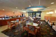 Bar, Cafe and Lounge Best Western Plus Wrightsville Beach (ex. Best Western Plus University Inn)