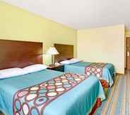 Bedroom 6 Econo Lodge Spotsylvania Town Center (Ex Super 8)