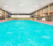 Swimming Pool 3 Scottsbluff Inn