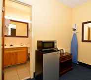 Kamar Tidur 3 Americas Best Value Inn