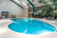 Swimming Pool Rodeway Inn Cow Palace