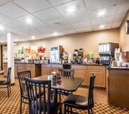 Restaurant 5 Quality Inn Murfreesboro-University Area