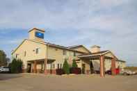 ภายนอกอาคาร Westbridge Inn & Suites Carrollton