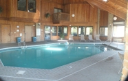 Swimming Pool 3 Quality Express Inn and Suites Mineral Wells (ex. Rodeway Inn)