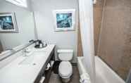 ห้องน้ำภายในห้อง 7 La Quinta Inn Bishop-Mammoth Lakes