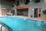Swimming Pool Wingate By Wyndham Coon Rapids
