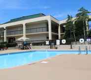 สระว่ายน้ำ 6 SureStay Plus By Best Western Southern Pines Pinehurst