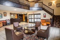 Lobby Comfort Suites Near Camp Lejeune