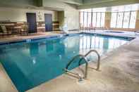 Swimming Pool Comfort Suites New Bern near Cherry Point