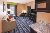 Common Space La Quinta Inn & Suites Muskogee