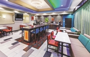 Bar, Cafe and Lounge 7 La Quinta Inn & Suites Muskogee