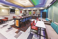 Bar, Cafe and Lounge La Quinta Inn & Suites Muskogee