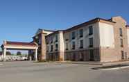 Bangunan 3 Best Western St. Louis Airport North Hotel & Suite