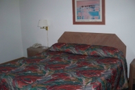 Bedroom Economy Stay and Suites Tacoma (ex. Econo Lodge Tacoma Mall)