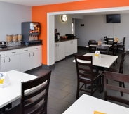 Restaurant 4 Economy Stay and Suites Tacoma (ex. Econo Lodge Tacoma Mall)