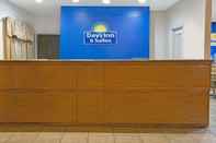 ล็อบบี้ Days Inn & Suites by Wyndham Santa Rosa