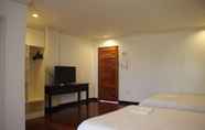 Bedroom 3 Jamont Hotel