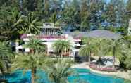 Swimming Pool 2 The Pearl of Naithon
