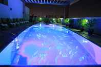 Swimming Pool Telal Hotel Apartments