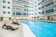 Kolam Renang Golden Sands 10 Hotel Apartments