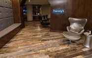 Lobi 7 Delta Hotels by Marriott Philadelphia Airport