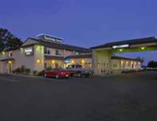 Exterior 2 Travelodge Suites By Wyndham Newberg