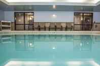 Kolam Renang Comfort Suites Whitsett - Greensboro East Whitsett NC